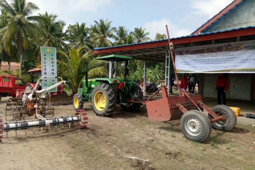 Alat mesin pertanian.