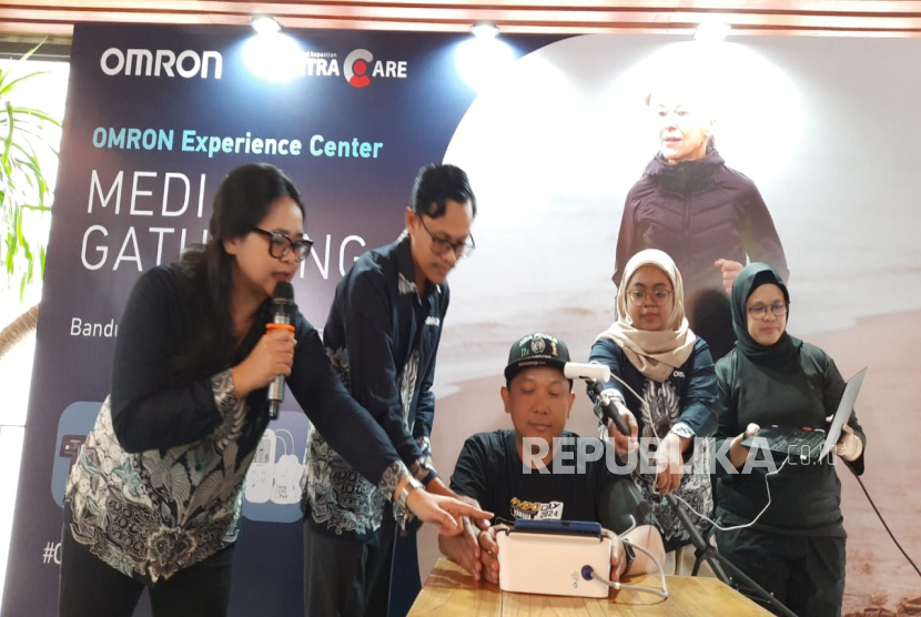 Alat tensi digital yang bisa digunakan mandiri di rumah 