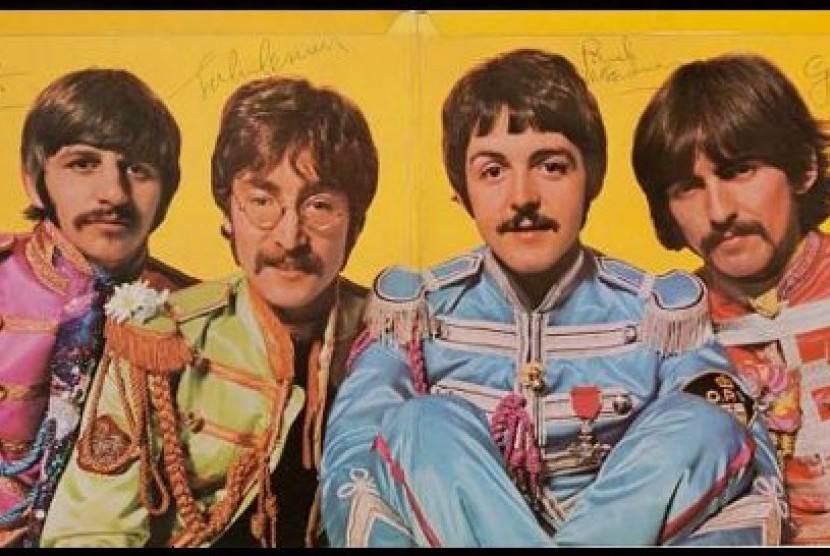 Album Beatles, --Sgt Pepper's Lonely Hearts Club-- dengan tanda tangan seluruh personel di atas kepala dilelang oleh Heritage Auction.