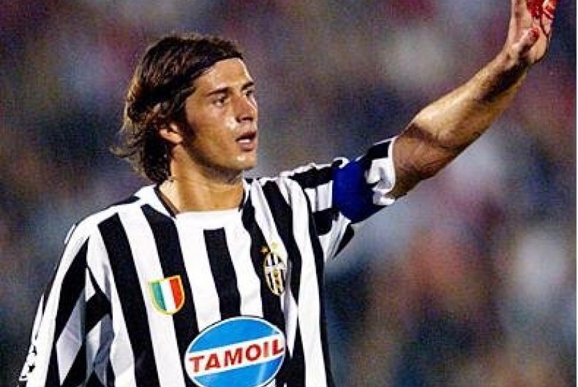 Alessio Tacchinardi saat masih berkostum Juventus.