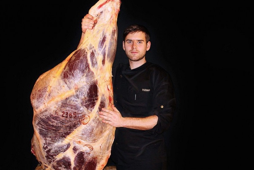 Alexandre Polmard dan potongan daging sapinya yang diolah dengan teknik hibernasi.