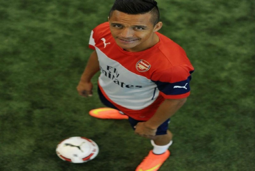 Alexis Sanchez resmi berseragam Arsenal