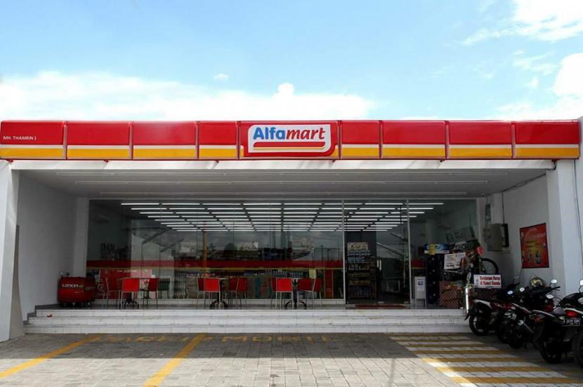  Alfamart berusaha memberikan kontribusi bagi masyarakat sekitar. Salah satunya memberikan kesempatan kepada penyandang disabilitas untuk bergabung bersama Alfamart dalam melayani Indonesia. 