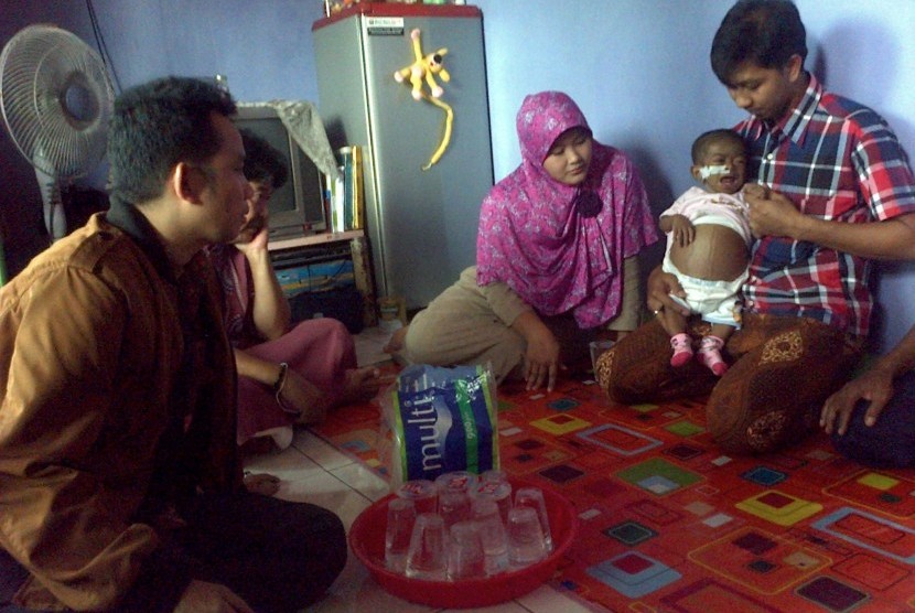 Alfariel Zikri Azhar, seorang bayi berusia 11 bulan menderita penyakit Caroli Disease (kerusakan hati).
