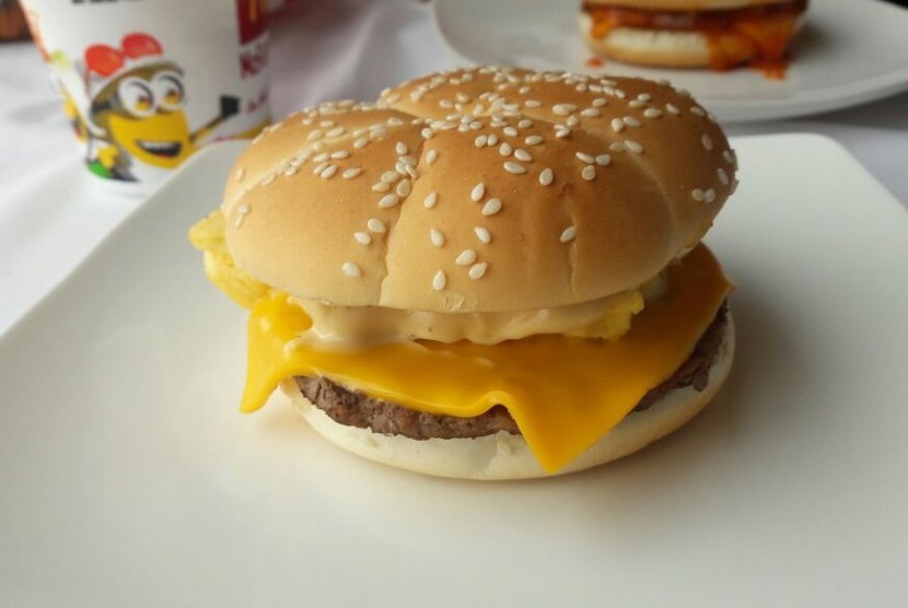 Alfredo Italian Burger dari McDonald's.