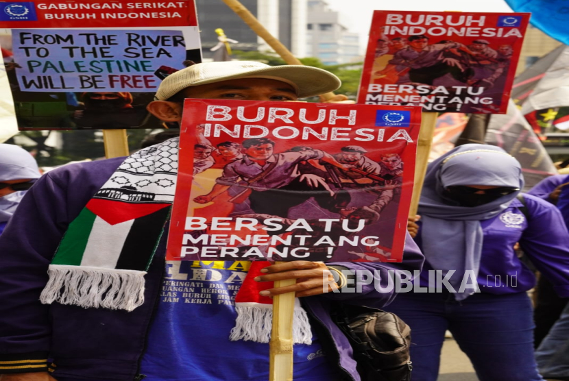 Aliansi Buruh Indonesia Anti Perang dan Penjajahan menggelar aksi mendukung perjuangan rakyat Palestina dalam peringatan ke-77 Nakba. 