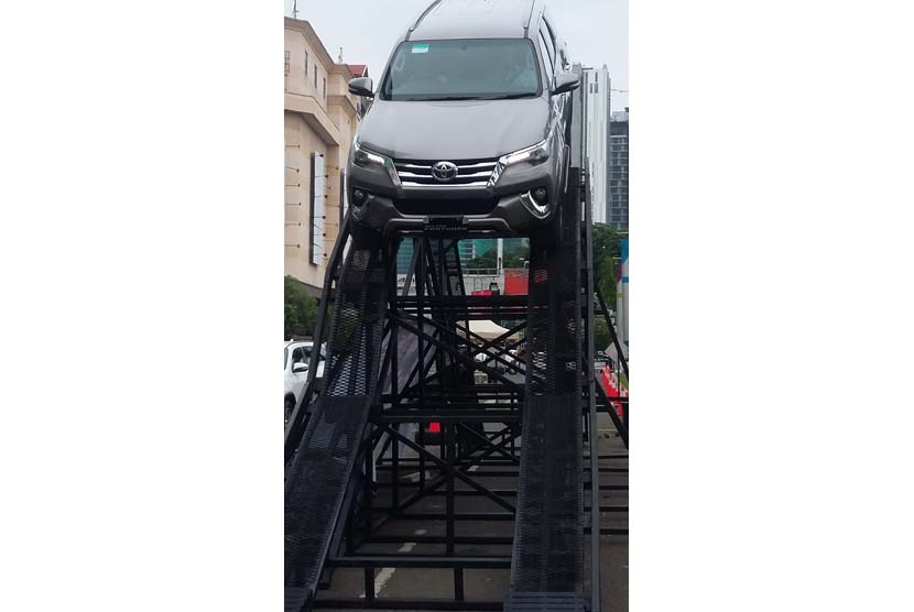 Sensasi Lima Menit Di Balik Kemudi All New Fortuner