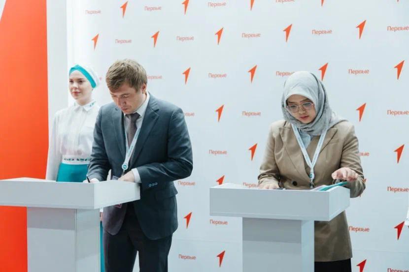 All Russian Public State Movement of Children and Youth teken kerja sama dengan OIC Youth Indonesia di Kazan, Rusia, Rabu (24/5/2023).