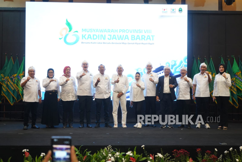 Almer Faiq Rusydi resmi terpilih sebagai Ketua Kadin Jabar secara aklamasi pada musyawarah provinsi (Muprov) di The Podium Function Spaces, Rabu (24/9/2025). 