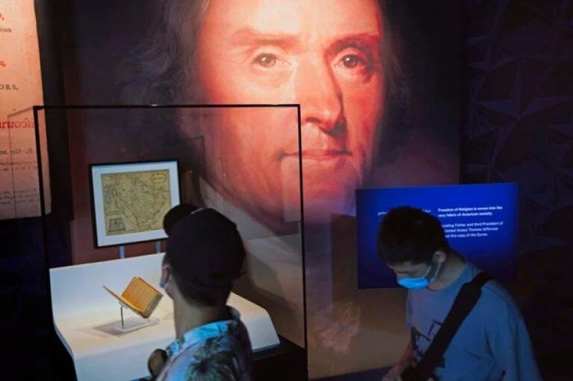Thomas Jefferson Terinspirasi Alquran dalam Kemerdekaan AS. Foto: Alquran Milik Bapak Pendiri AS Dipajang di Dubai Expo