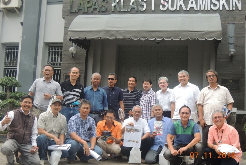 Alumni ITB '81 dukung Indar Atmanto saat ke Lapas Sukamiskin, Bandung, Sabtu (7/11)
