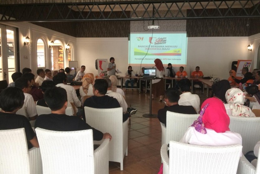 Alumni Perguruan Tinggi mendeklarasikan dukungan untuk pasangan calon 01, Jokowi-Amin di The Colony Bandung, Sabtu (9/2). Dukungan ini dihadiri ratusan orang alumni Perguruan Tinggi yang ada di Jabar.