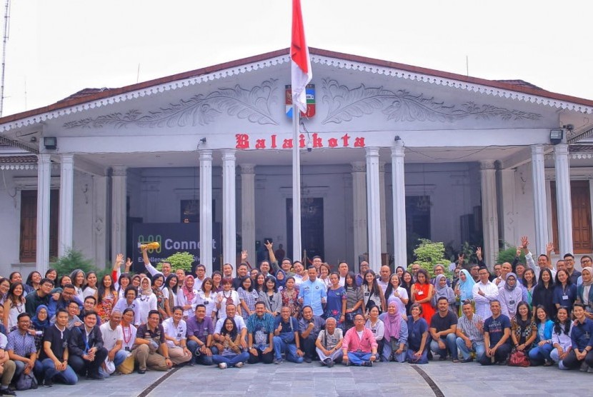  alumni Program Studi Hubungan Internasional, Fakultas Ilmu Sosial dan Politik, Universitas Katolik Parahyangan (HI UNPAR) menggelar pertemuan alumni akbar di Balai Kota Bogor, Jawa Barat, Ahad (28/10)