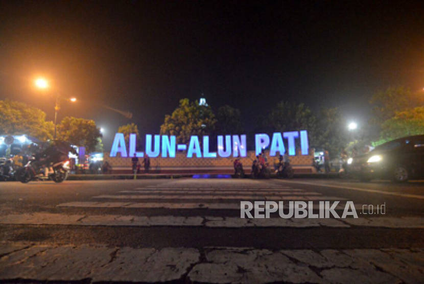 Alun-alun Pati. Warga Pati akan menggelar demo besar-besaran menuntut Bupati Pati, Sudewo mundur sebagai buntut dari kenaikan PBB hingga 250 persen.