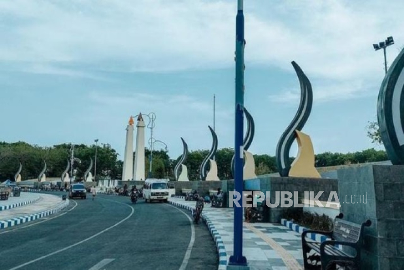 Alun-alun Sampang menjadi destinasi wisata warga 