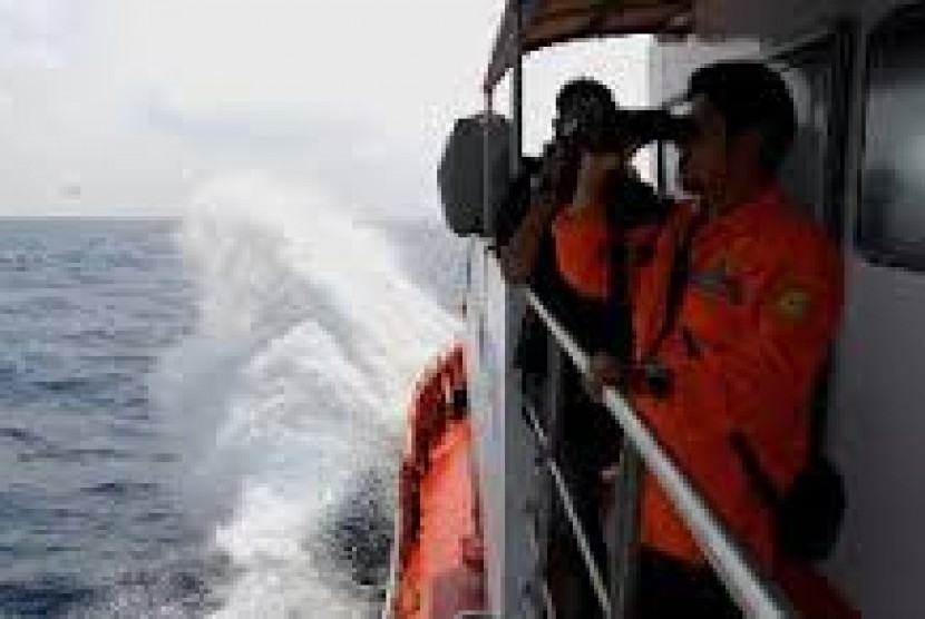 Alutsista TNI AL dalam pencarian Air Asia QZ 8501