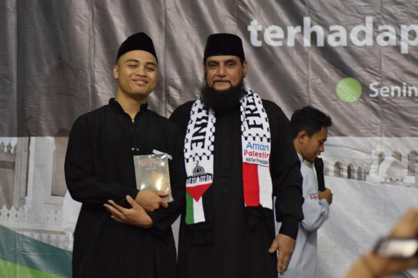 Aman Palestin Indonesia, Senin (20/02/23), menggelar kajian bersama Syekh Muhammad Al-Burae dari Palestina di SMKN Negeri 5 Bandung.