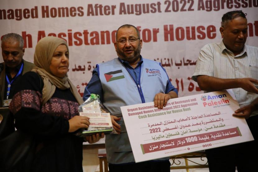 Aman Palestin kembali hadir membantu Palestina dalam program bantuan rumah tinggal bagi warga yang rumahnya hancur akibat agresi militer Israel Agustus 2022. Masing-masing penerima bantuan mendapatkan 1.000 Dolar US dari donatur Aman Palestin.