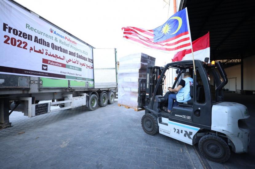 Aman Palestin menerima 40 ton daging beku kiriman dari Brazil untuk disalurkan ke jalur Gaza.