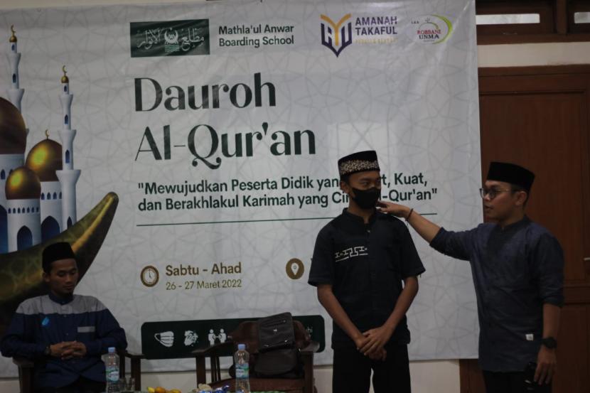 Amanah  Takaful mendukung kegiatan Daurah Alquran yang diselenggarakan oleh Mathla'ul Anwar Boarding  School (MABS) di Villa Ratu Cimanuk, Pandeglang, Banten,  26-27 Maret 2022. 