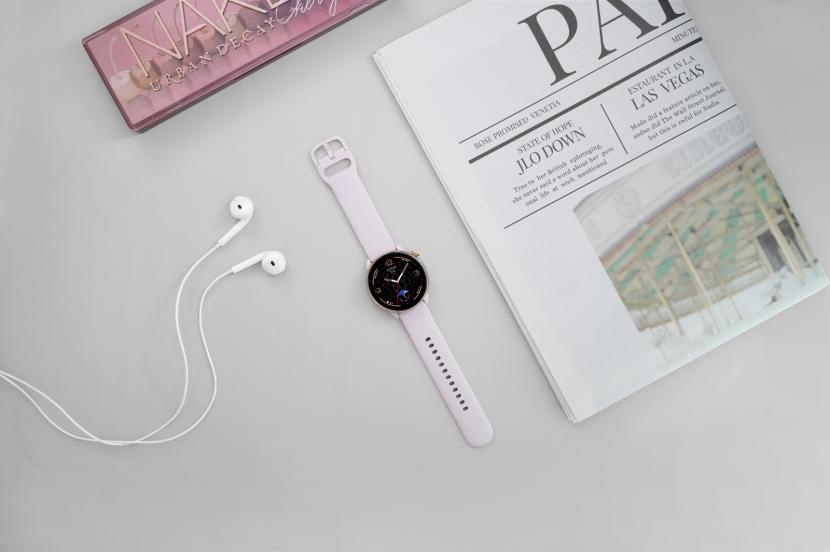 Amazfit, merek smart wearable global terkemuka yang dimiliki oleh perusahaan teknologi kesehatan Zepp Health, menghadirkan Amazfit GTR Mini. Ini adalah jam tangan pintar atau smartwatch bulat pertama Amazfit versi mini 42 mm dengan desain tipis dan ringan.