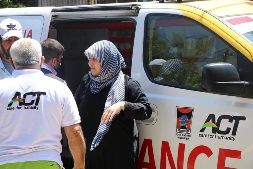  PKK Se-Sumbar Sumbang Mobil Ambulans untuk Palestina. Foto ilustrasi: Ambulans Bantuan dari Warga dan Pemko Padang ikut membantu evakuasi dan pertolongan warga Palesttina yang menjadi korban konflik di Jalur Gaza I