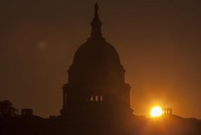 Amerika Serikat menutup sebagian layanan pemerintah non-esensial setelah kongres gagal menyepakati anggaran baru