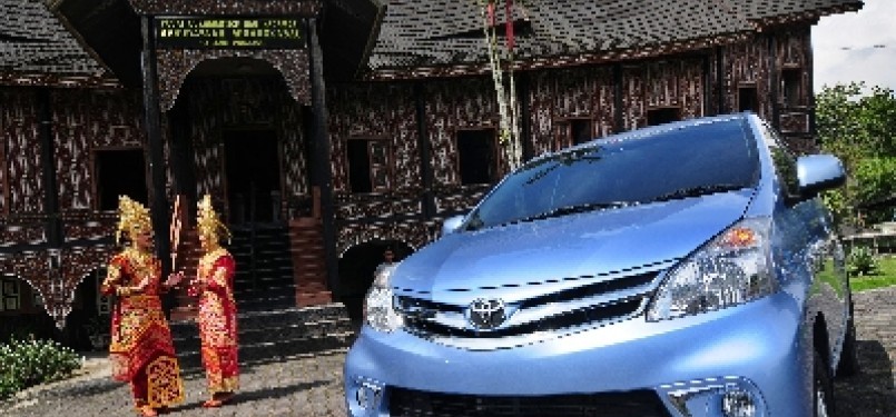 An All New Avanza is parking during a series of test drives in West Sumatera. This type contributes the increase of car selling in Indonesia.