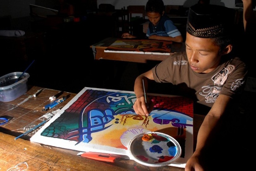 An Islamic boardingschool student joins an Islamic calligraphy competition in Jombang, East Java. (illustration)  