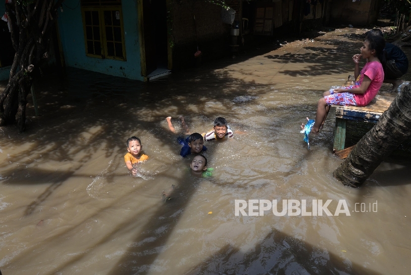 Banjir yang merendam permukiman warga di kawasan Cipinang Melayu, Jakarta Timur pada Kamis (15/9), lalu.