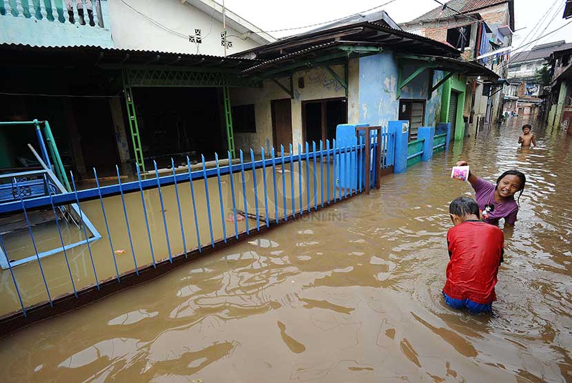 Kampung Melayu Kecil, kawasan yang rentan ancaman banjir jika Kai Ciliwung meluap.