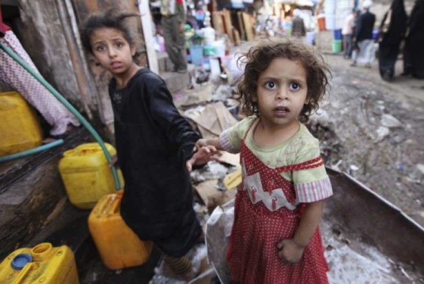 Anak-anak di tengah konflik di Yaman. Dana ke Yaman akan digunakan untuk menyediakan layanan kesehatan dan nutrisi.