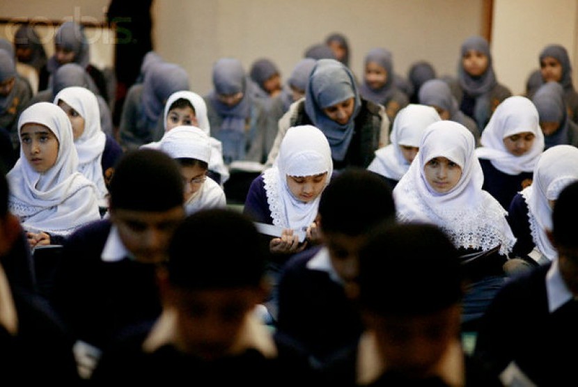 Sekolah Muslim Inggris Janji Bantu Siswa Anak Buruh. Anak-anak Muslim di Inggris (Ilustrasi)