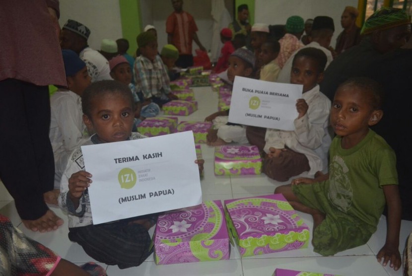 Anak-anak Muslim Papua yang mengikuti Kampung Ramadhan IZI.
