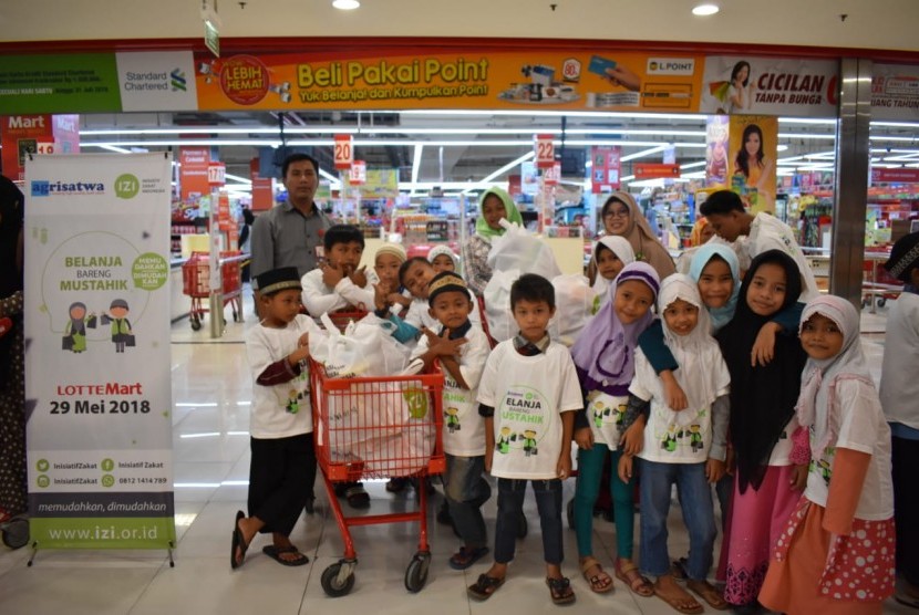 Anak-anak yang ikut Program Belanja Bareng Mustahik.