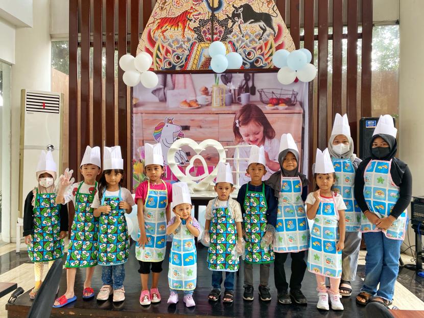 Anak-anak yang menjadi peserta kegiatan Cupcake Decorations Horaios Hotel Malioboro.