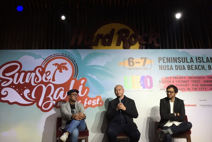 Anak Bangsa Juara dan Rajawali Indonesia menggelar konferensi pers Sunset Bali Music Fest di Jakarta pada Selasa (22/10).