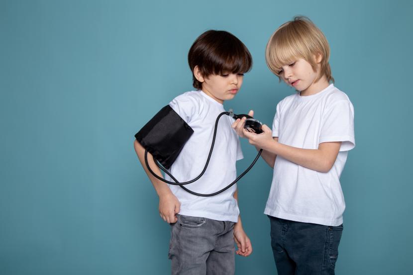 Anak bisa mengalami hipertensi (ilustrasi). Penyebab hipertensi pada anak-anak sama halnya dengan orang dewasa.