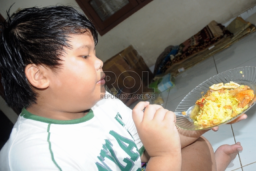 Anak kegemukan (ilustrasi). Kelebihan nutrisi dapat membuat anak obesitas dan berisiko diabetes tipe 2.