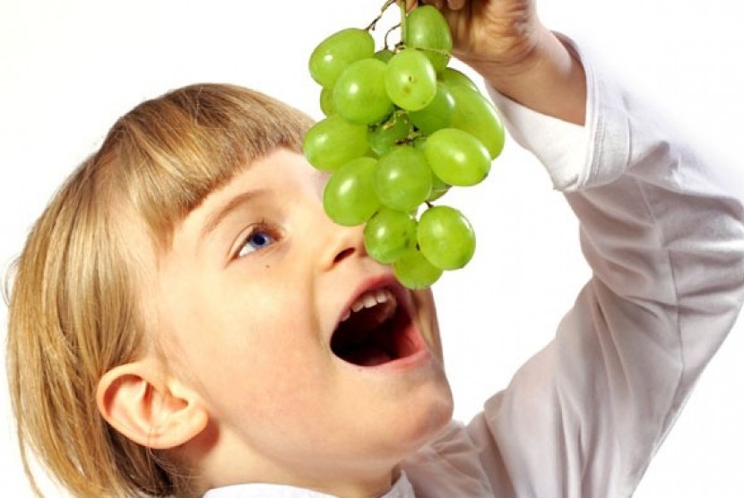 Makan buah bisa membantu anak terhindar dari sembelit