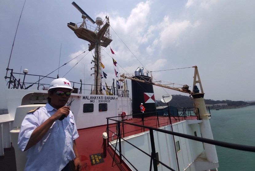 Anak Perusahaan PLN, PT Pelayaran Bahtera Adhiguna (BAG) meresmikan KM Malahayati Baruna. 