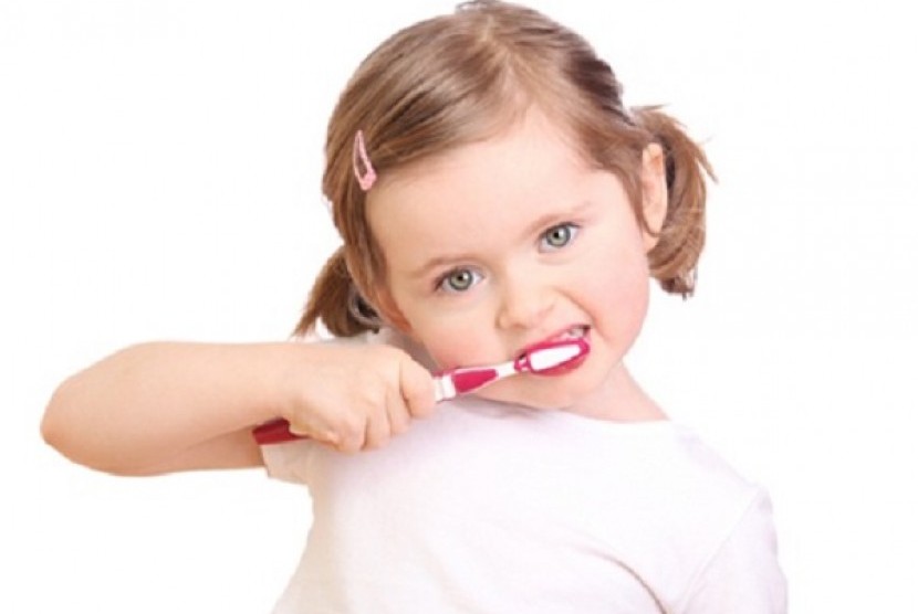 Anak Sikat Gigi (ILustrasi). Para ahli merekomendasikan untuk menghindari minuman manis karena beberapa masalah termasuk gigi.