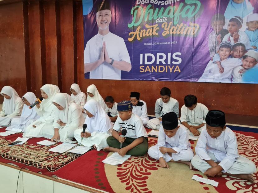 Anak yatim dan dhuafa mengikuti kegiatan Doa Bersama Duafa dan Anak Yatim, di Bekasi, Kamis (30/11/2023)