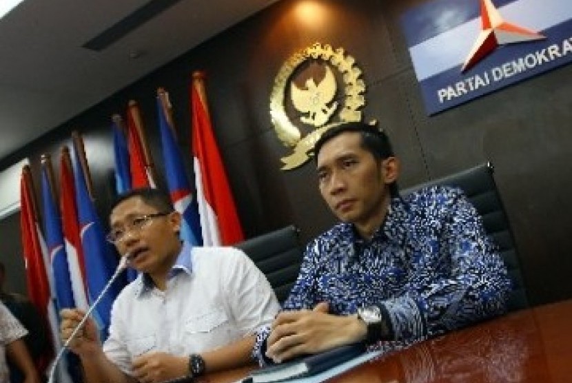 Anas Urbaningrum dan Edi Baskoro Memberikan Keterangan Pers Sikap Demokrat Jelang Kenaikan BBM