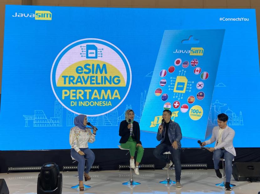Andintya Maris selaku CEO JavaMiFi pada saat menjadi pembicara di acara Garuda Indonesia Travel Fair (GATF) beberapa waktu lalu  menyatakan  kini banyak orang yang pergi ke luar negeri  menggunakan eSIM.
