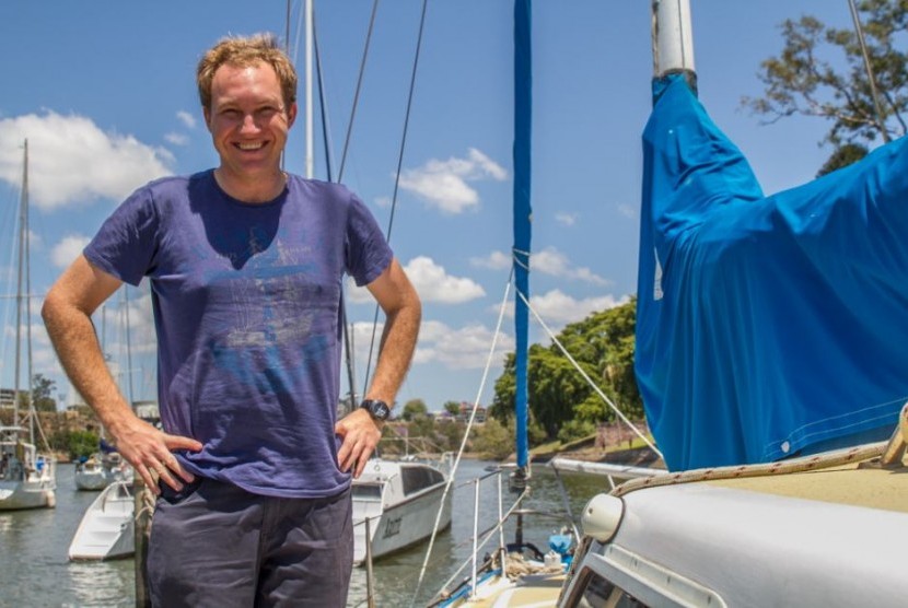 Andrew Bird menetap di kapal bernama Safe Sailing di atas Sungai Brisbane River sejak 7 tahun lalu. 