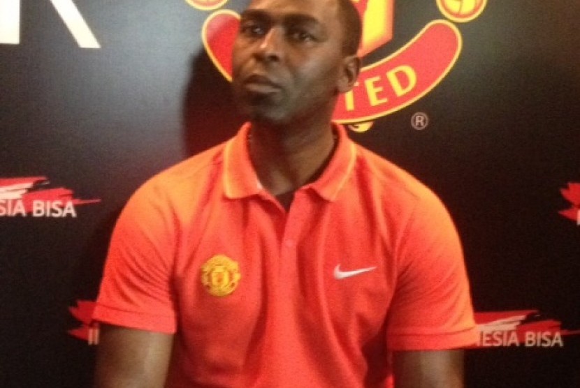 Andy Cole dalam jumpa pers Ayo! Indonesia Bisa Academy menuju Old Trafford