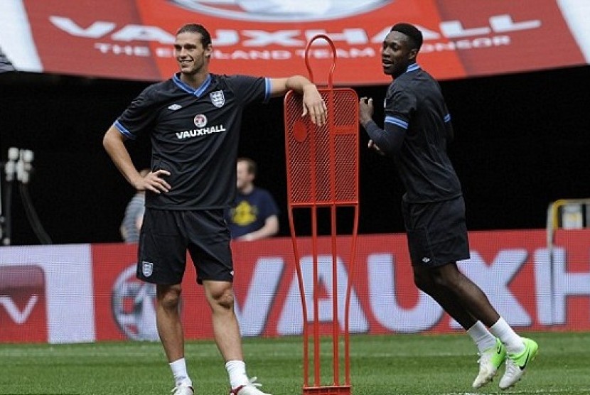 Andy Carroll dan Danny Welbeck