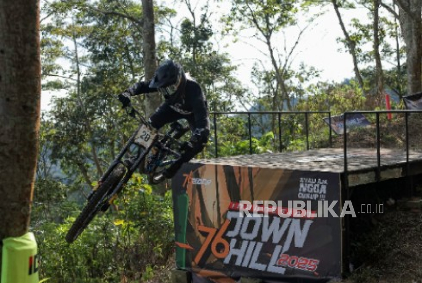 Andy Prayoga sukses keluar sebagai kampiun di kelas utama Men Elite.