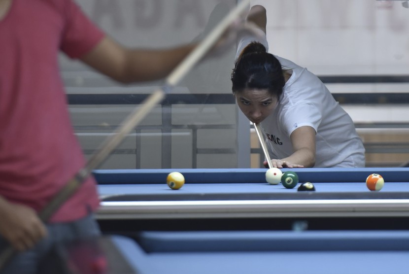 Angeline Magdalena Ticoalu, anggota tim biliar Indonesia di SEA Games 2019.